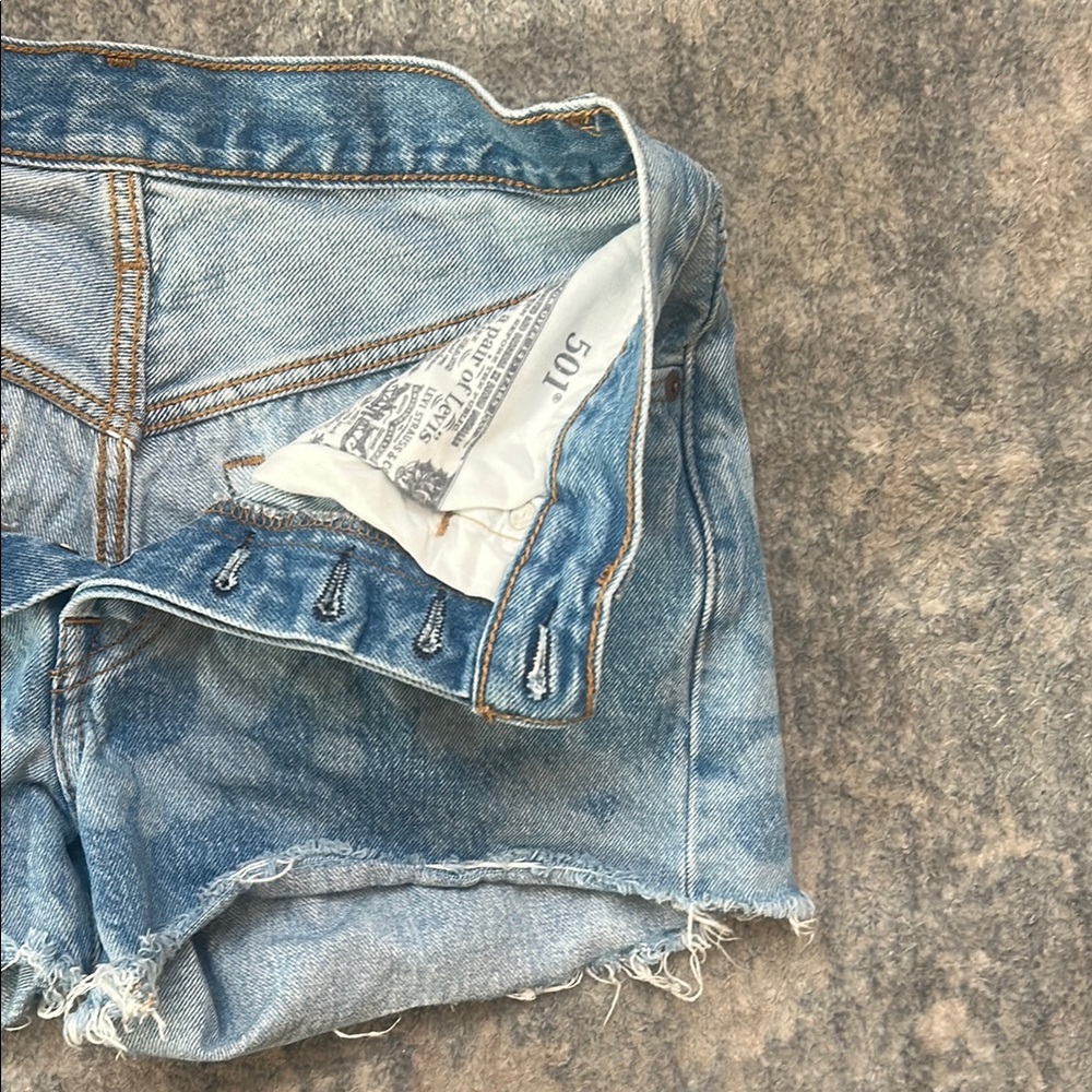 Levi's unique floral 501 Blue Denim Cutoff Shorts - Picture 5 of 6